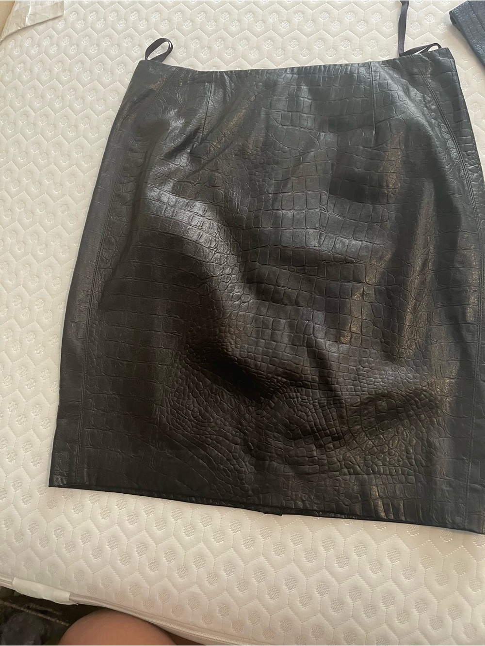 Anne Klein Black Faux Croc Pencil Skirt